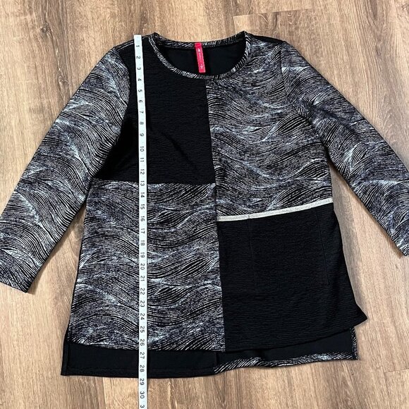 IC by Connie K Black Silver Mixed Media Tunic Top Sz S - Picture 5 of 12